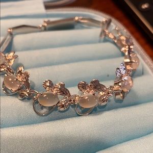 Flowery Leaf Stone Bracelet